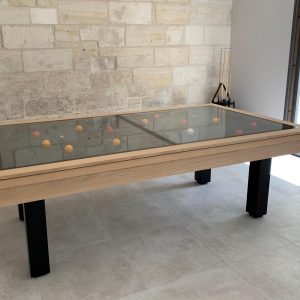 Billard Dauphin piétement noir et cadre de bandes chene naturel. Plateau table verre transparent