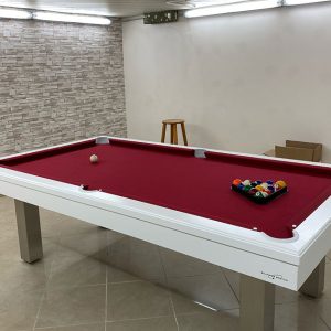 Billard moderne modèle Dauphin par Billards Bréton